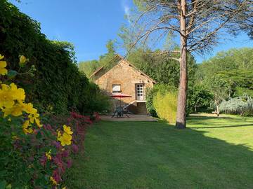 Gîte pour 2 personnes, avec piscine ainsi que jardin et terrasse à Saint-Denis-lès-Martel
