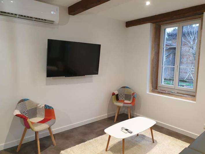 Location de vacances pour 6 personnes, avec piscine ainsi que jardin et vue, animaux acceptés à Charnay-lès-Mâcon - 4