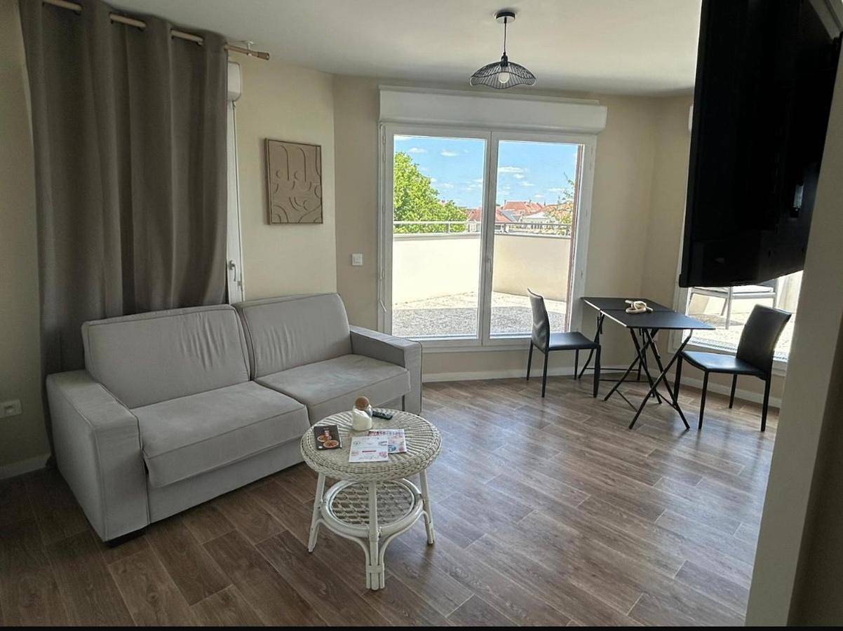 Appartement entier, One-Bedroom Apartment in Meaux, Seine-et-Marne
