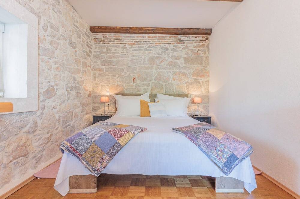 Traditionelles Ferienhaus am Meer in Plaža Jaz, Poljana