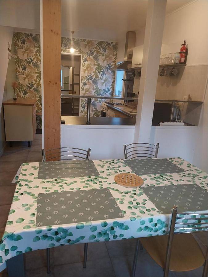 Gîte pour 4 personnes, avec terrasse à Rohan