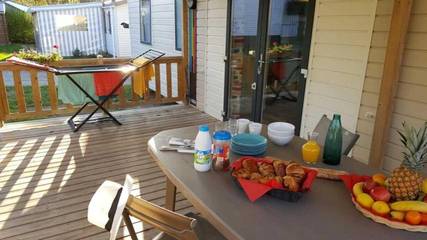 Camping pour 5 personnes, avec terrasse ainsi que piscine et bassin pour enfant, animaux acceptés à La Baule-Escoublac