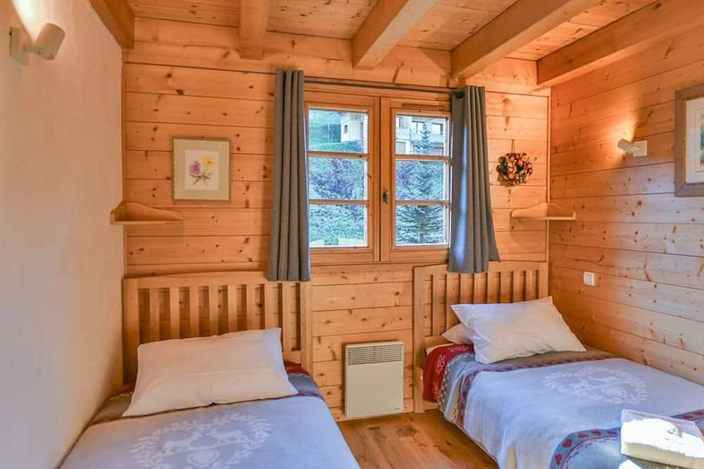 Charming Chalet for 11, Close to Slopes & Amenities in Le Grand-Bornand, Annecy region