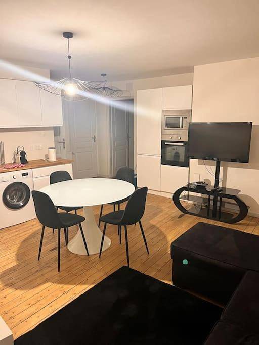 Appartement entier, Two-Bedroom Apartment in Saint-Vit, Doubs