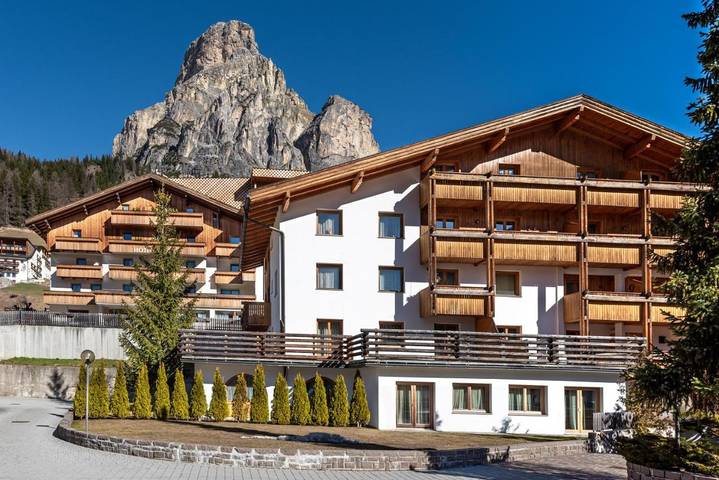 Ferienhaus für 4 Personen, mit Terrasse und Ausblick in Corvara in Badia - 2