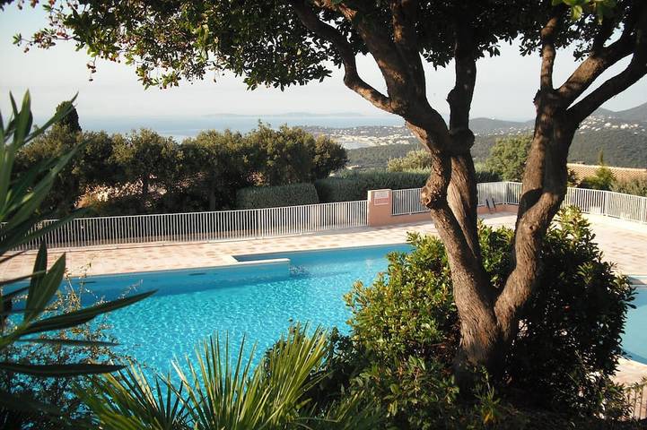 Appartement de vacances pour 3 personnes, avec piscine et terrasse, animaux acceptés