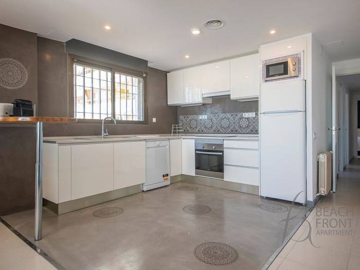 Entire vacation apartment, R139 Apartament beachfront Guillem in Calafell, Costa Dorada