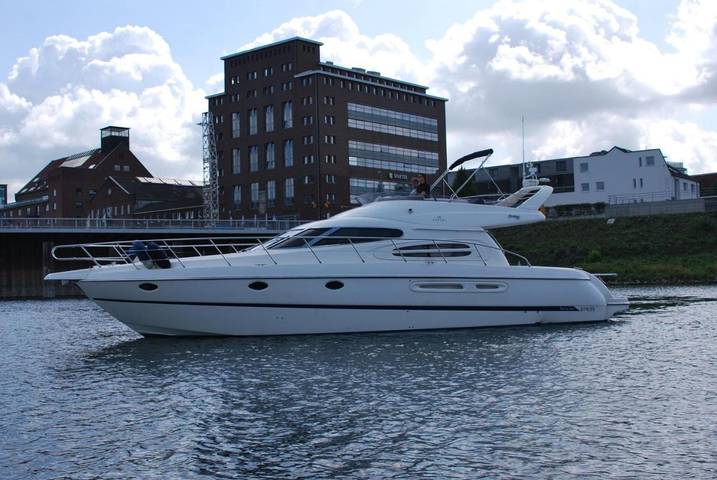 Boot voor 6 personen, with Terras and Uitzicht op het meer as well as Uitzicht in Duisburg