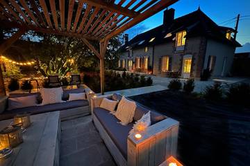 Gîte pour 10 personnes, avec piscine ainsi que jacuzzi et jardin dans Daudes