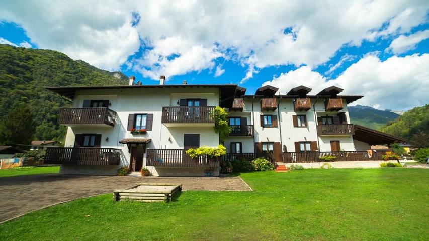 Appartamento per 4 persone, con Balcone e Giardino a Pieve di Ledro