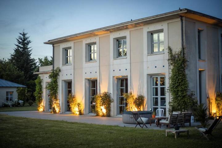 Location de vacances pour 22 personnes, avec Jacuzzi et Terrasse dans l' Aisne
