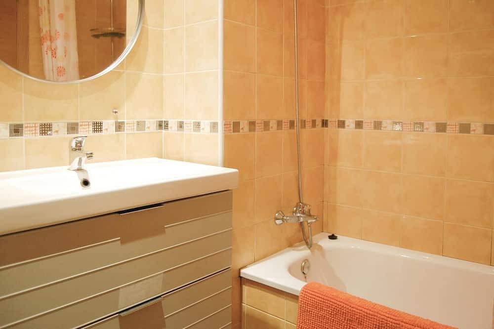 Apartamento entero, 2 bedroom cozy apartment in Llanes in Pancar (Asturias), Llanes
