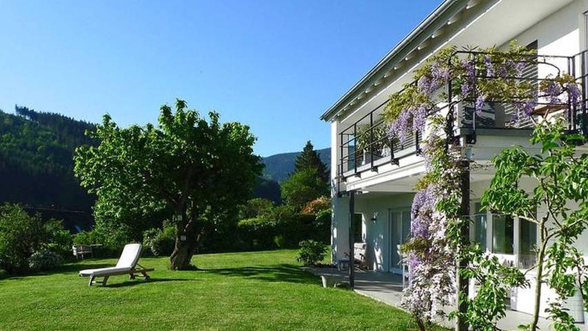 Holiday letting for 2 people, with garden and view as well as terrace in Freiburg