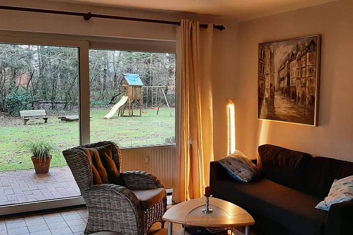 Ganze Wohnung, Ruhige Ferienwohnung am Waldrand mit großem Gartengelände und Terrasse in Böhl (St. Peter-Ording), St. Peter-Ording