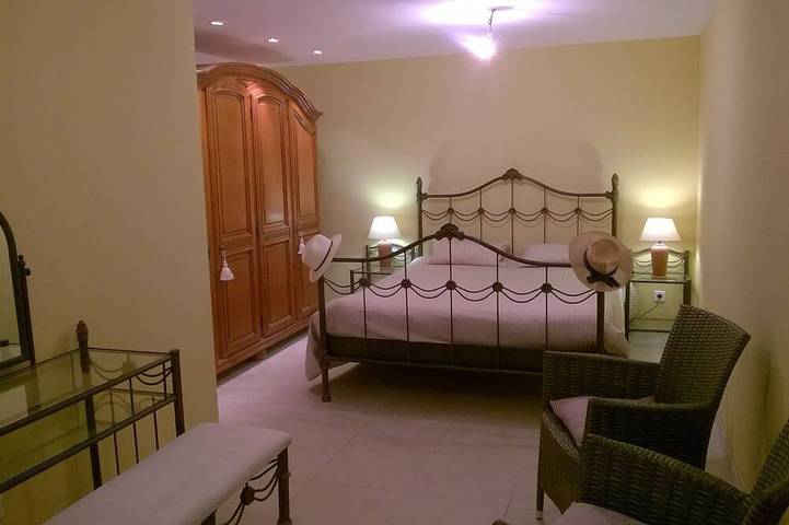 Location de vacances pour 8 personnes, avec jardin et terrasse à Orgnac-l'Aven - 2