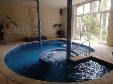 Hôtel pour 2 personnes, avec piscine et jardin ainsi que jacuzzi et terrasse à Sainte-Maure-de-Touraine