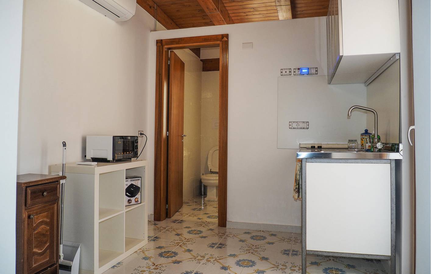 Ganze Ferienwohnung, Appartement am Strand mit Parkplatz & AC, 200m zum Strand in Licinella - Torre di Paestum, Cilento