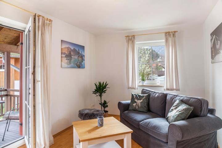 Appartement entier, Appartement de vacances "Fuchsbau" avec vue sur les montagnes, balcon et Wi-Fi in Oberau, Alpes bavaroises