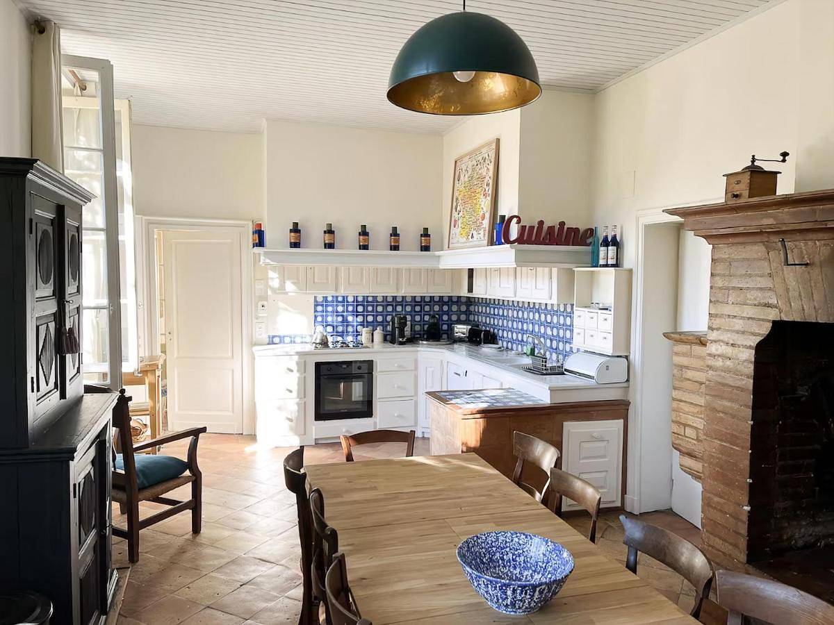 Historic Manor With Pool In Quercy in Caussade, Quercy