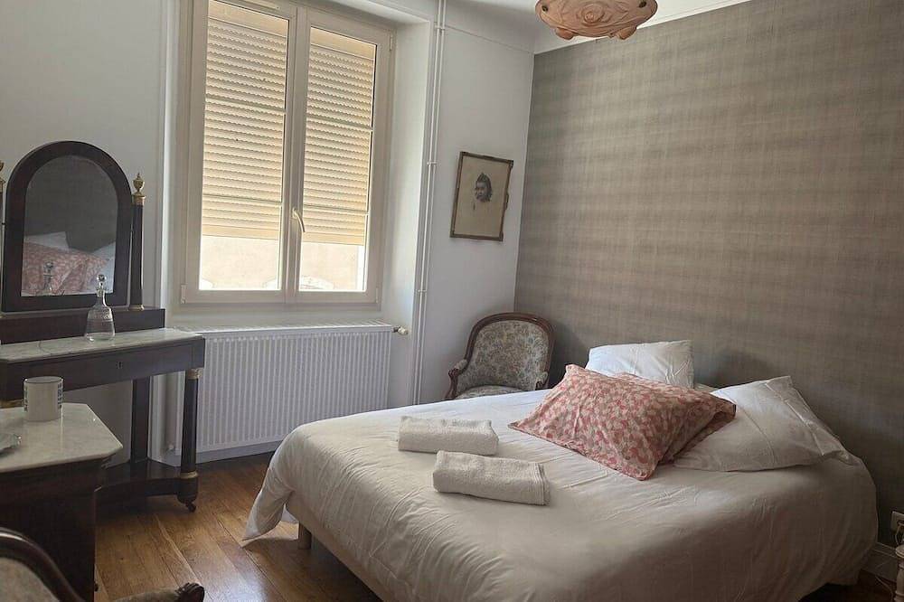 Apartamento entero, La parenthèse-Apartamento-Baño Privado in Chablis (Yonne), Auxerre region