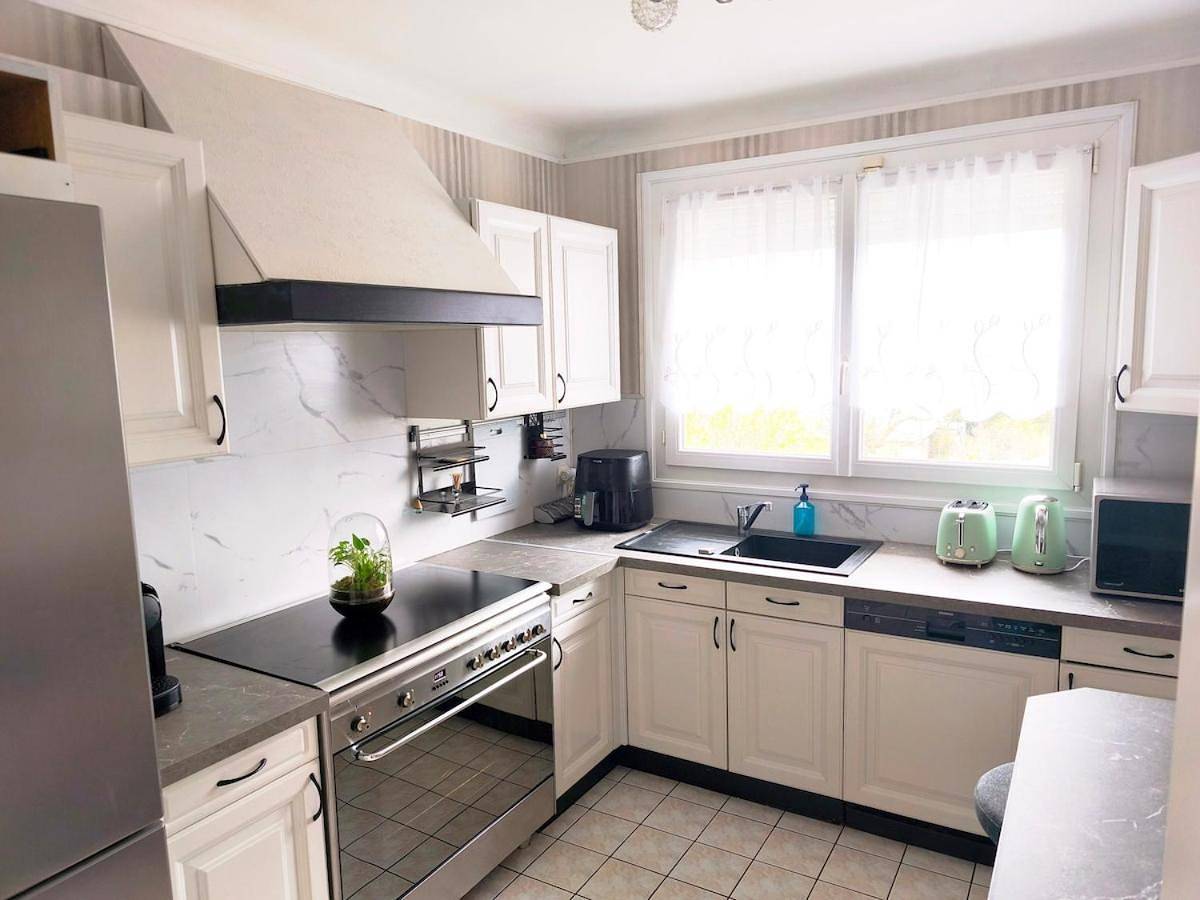 Appartement entier, Wifi, Balcon, Spacieux - Chez Bibi & Perfect in Évry-Courcouronnes, Essonne