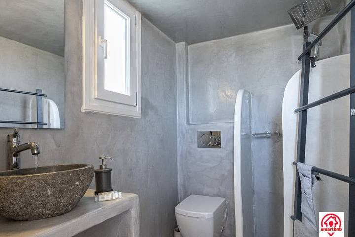 Apartamento entero, Modern Naya Escape in Santorini with Captivating Sea Views in Megalochori, Santorini