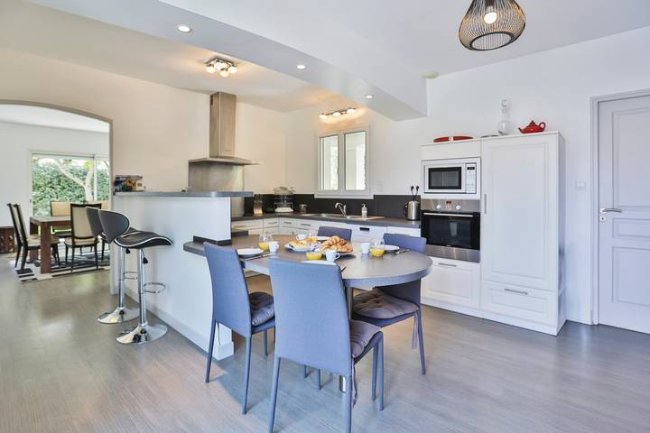 Location de vacances pour 10 personnes, avec terrasse et piscine à Olonne-sur-Mer - 2