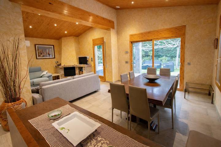 Location de vacances pour 9 personnes, avec jardin à Sils - 2