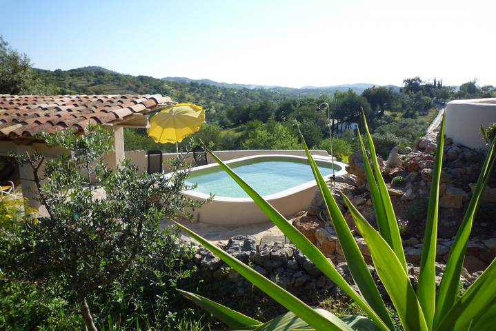 Location de vacances pour 6 personnes, avec balcon/terrasse ainsi que piscine et balcon dans Santa Catarina da Fonte do Bispo - 2