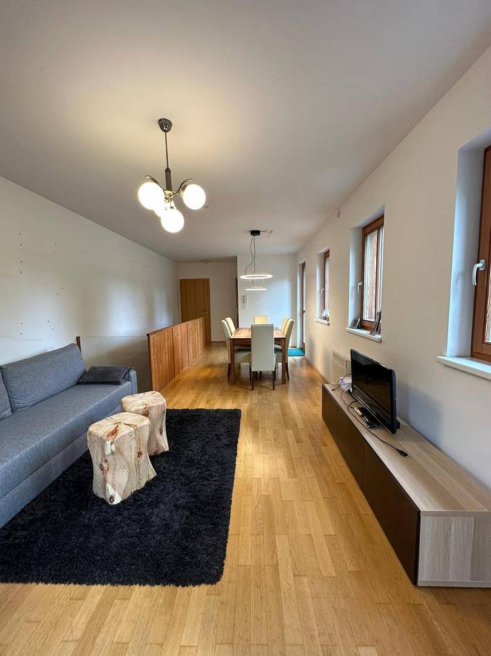 Ferienwohnung für 8 Personen, mit Balkon und Terrasse sowie Garten