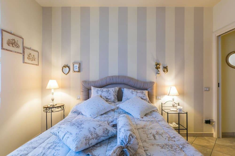 Appartamento intero, Elegante appartamento per 4 ospiti con Wifi, A/C, Tv e patio in Rosignano Solvay, Costa degli Etruschi