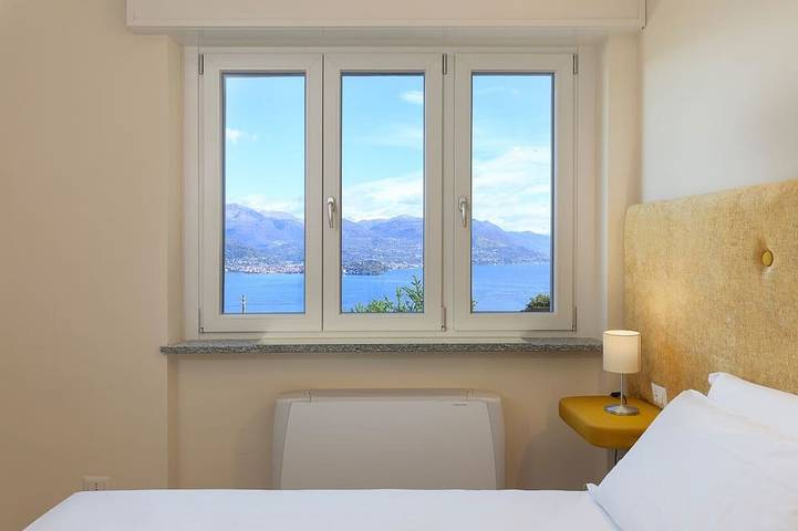 Villa pour 14 personnes, avec jacuzzi ainsi que jardin et balcon à Comune di Stresa - 3