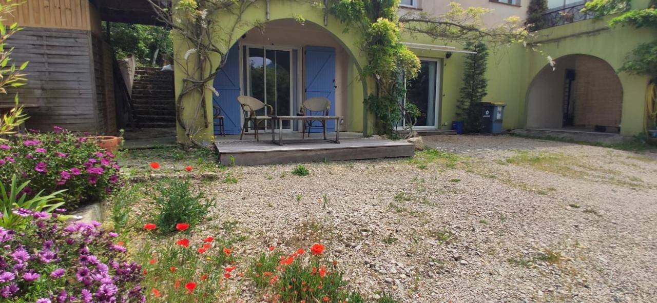Appartement entier, Three-Bedroom House in Châteauneuf-Grasse, Côte méditerranéenne (France)