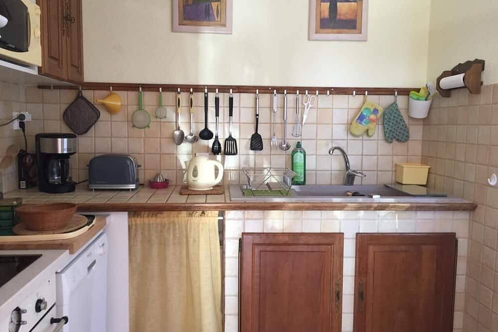 House T3 with beautiful lake view. in Esparron-de-Verdon, Regionaler Naturpark Verdon