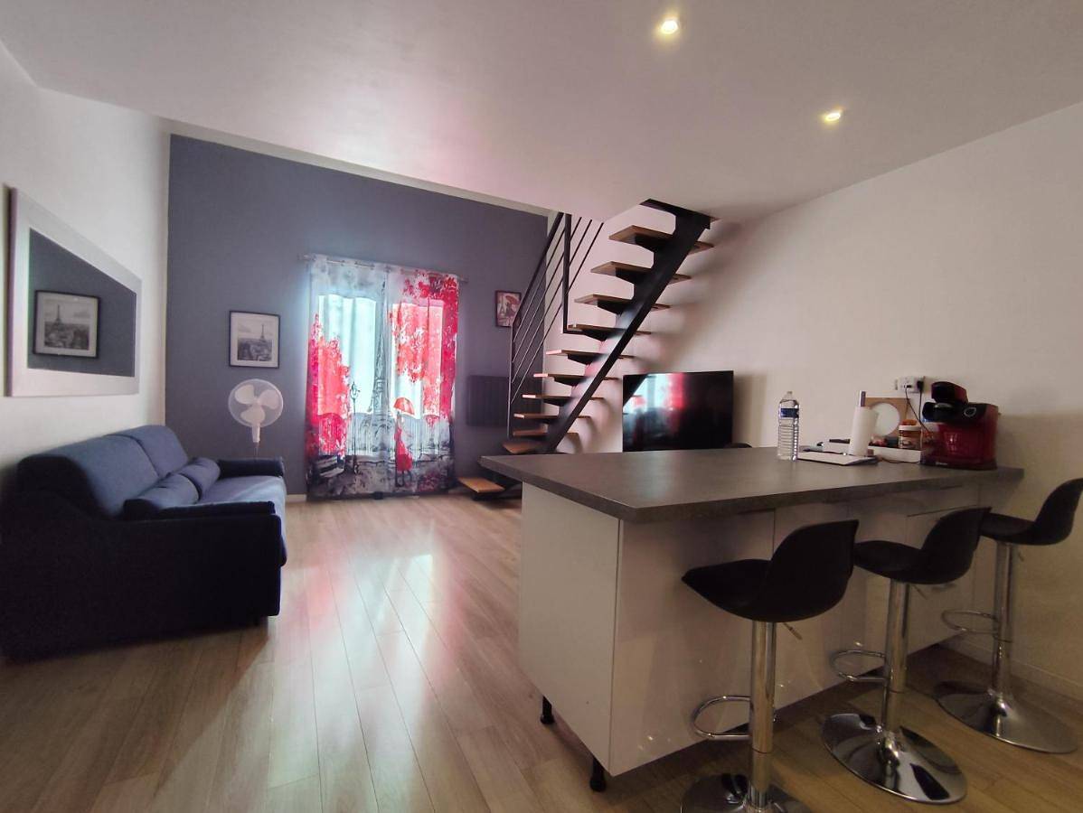 Appartement entier, Duplex Autonome Cosy à Paris Roissy Cdg in Roissy-en-France, Val-d'Oise