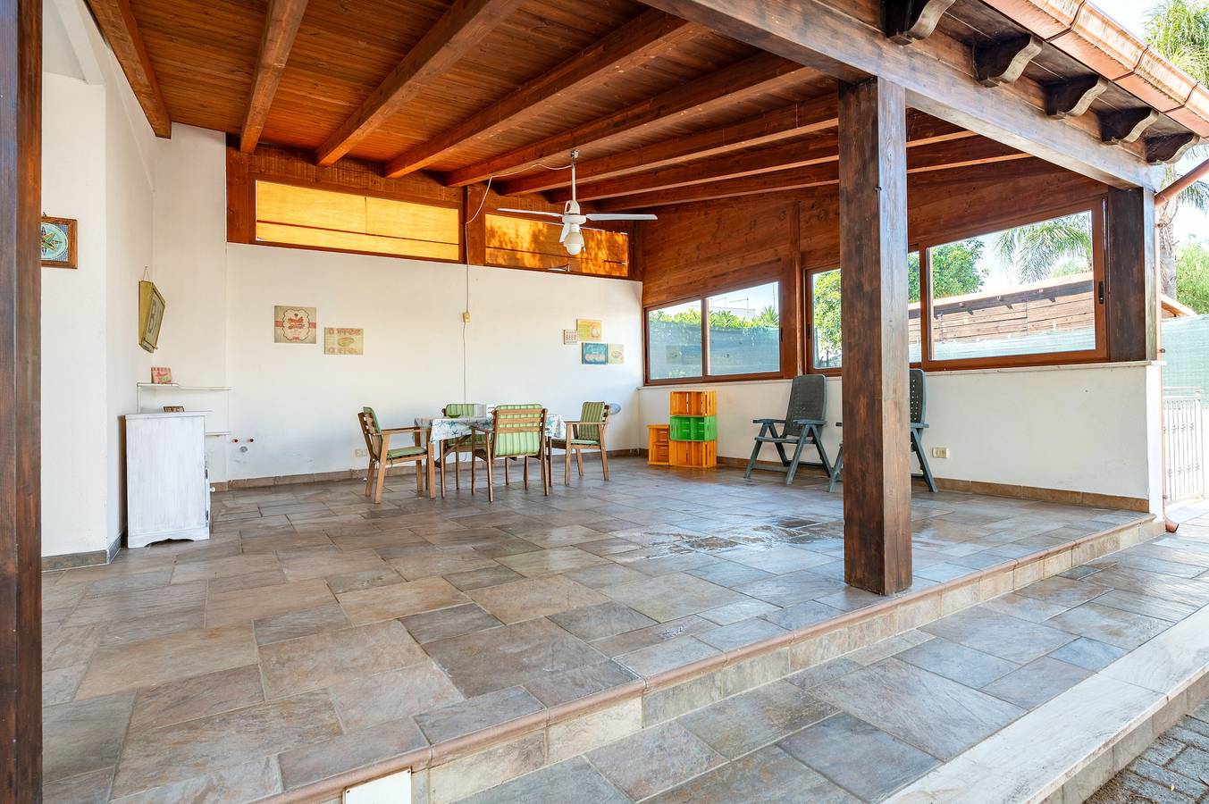Villa 'Flower House In Carisciola' con vista mare, terrazza privata e aria condizionata in Torre Santa Sabina, Carovigno