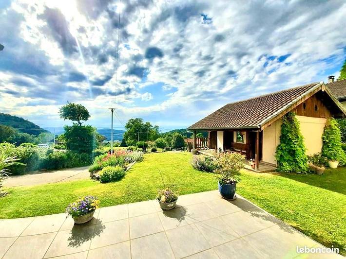 Location de vacances pour 4 personnes, avec jacuzzi ainsi que terrasse et jardin à Orcier - 2