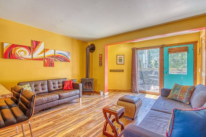 Vacation rental for 4 people, with balcony and yard in Sun Valley ID