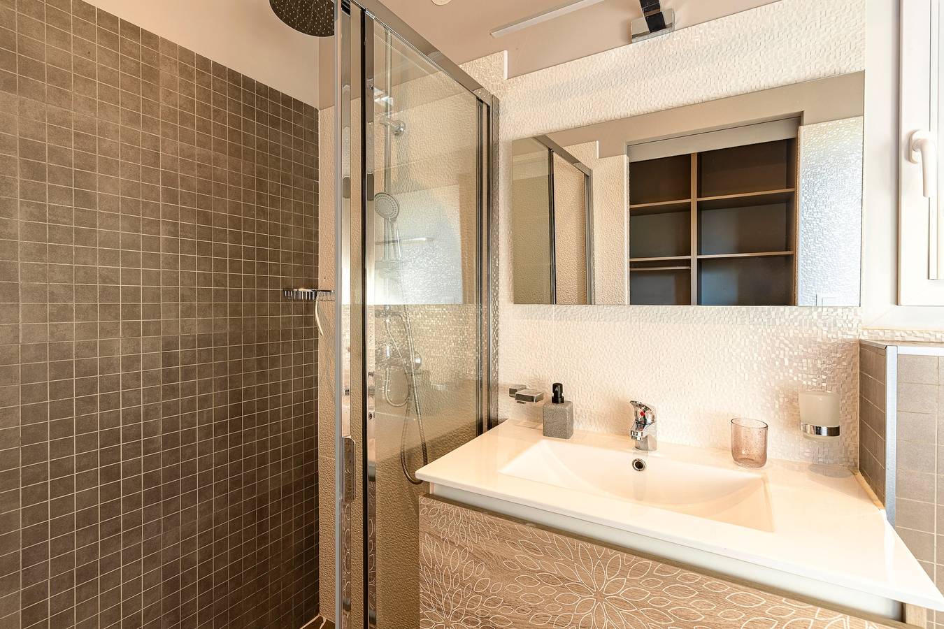 Ferienhaus für 9 Personen mit Garten in Peri, Ajaccio und Umgebung