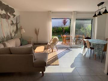 Location de vacances pour 8 personnes, avec jardin et terrasse dans Casino de Carnac