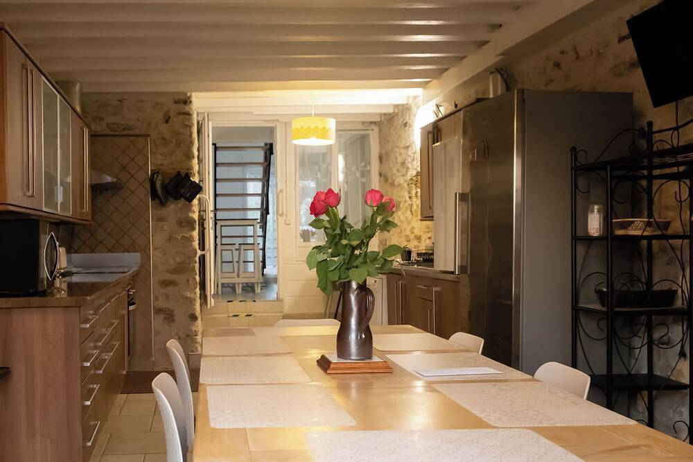 Maison de campagne calme et spacieuse a 1 heure de Disney land. 1 h00 de Paris. in Hautevesnes, Aisne