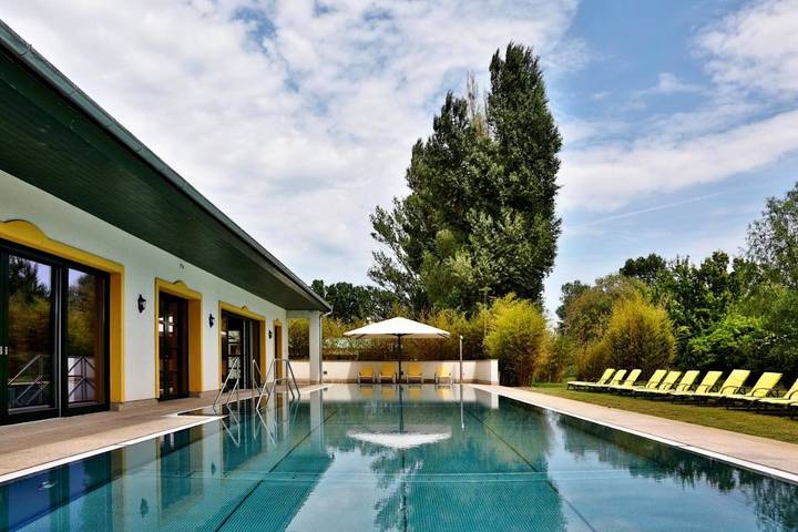 Ferienanlage für 3 Personen, mit Balkon und Terrasse sowie Garten und Pool am Balaton