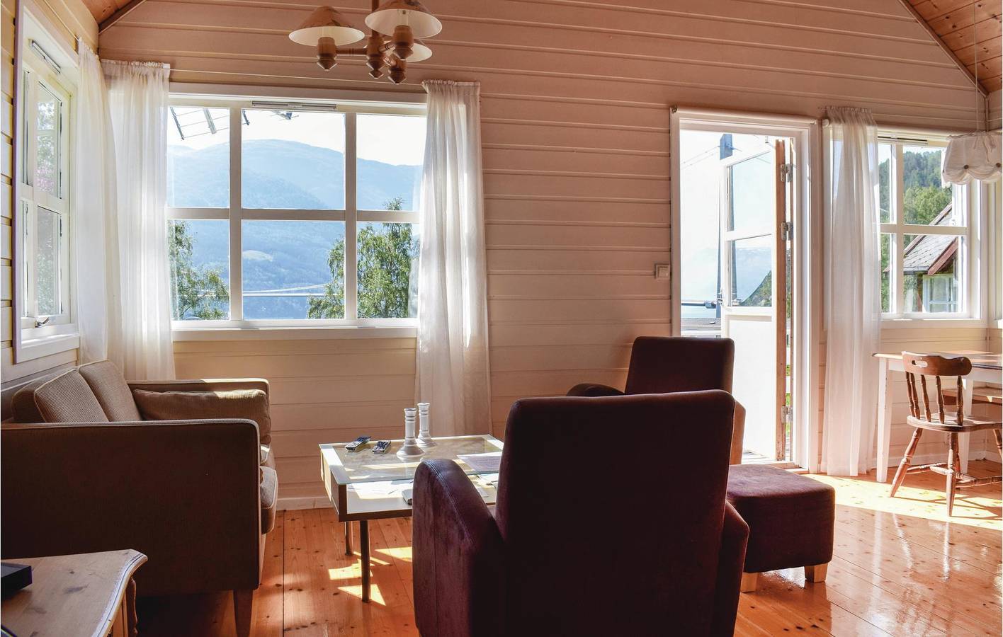 Casa vacanza per 4 persone con terrazza in Hardangerfjord
