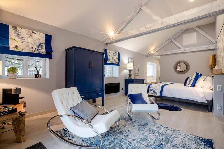Chambre d’hôte pour 2 personnes, avec piscine ainsi que jardin et vue à Gergy