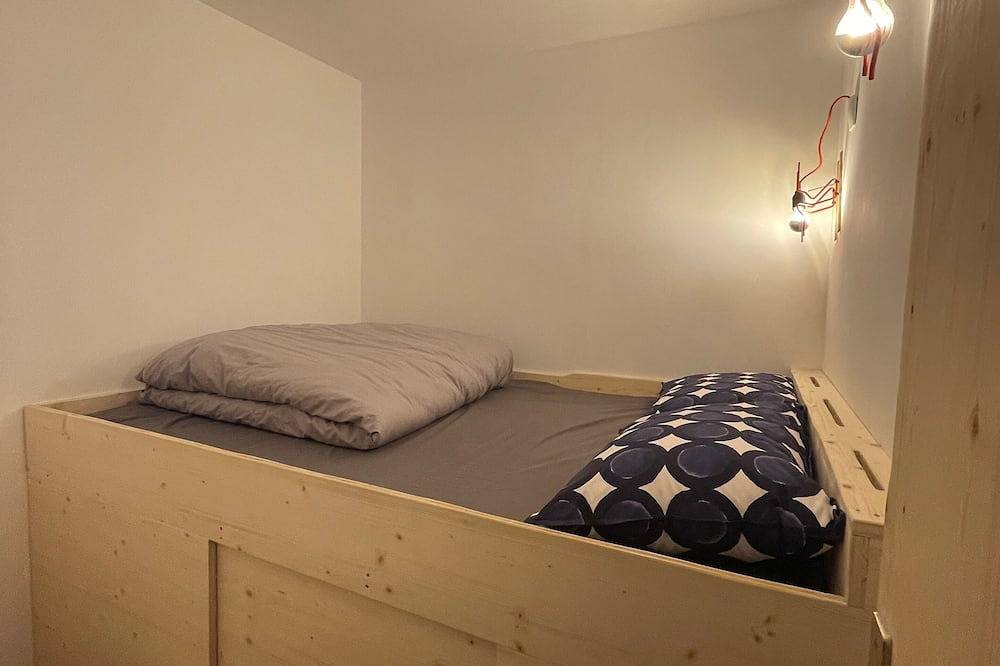 Geheel appartement, Modernly designed Apartment , Heart of the station, Ski on door, south terrace in Arc 1600, Bourg-Saint-Maurice