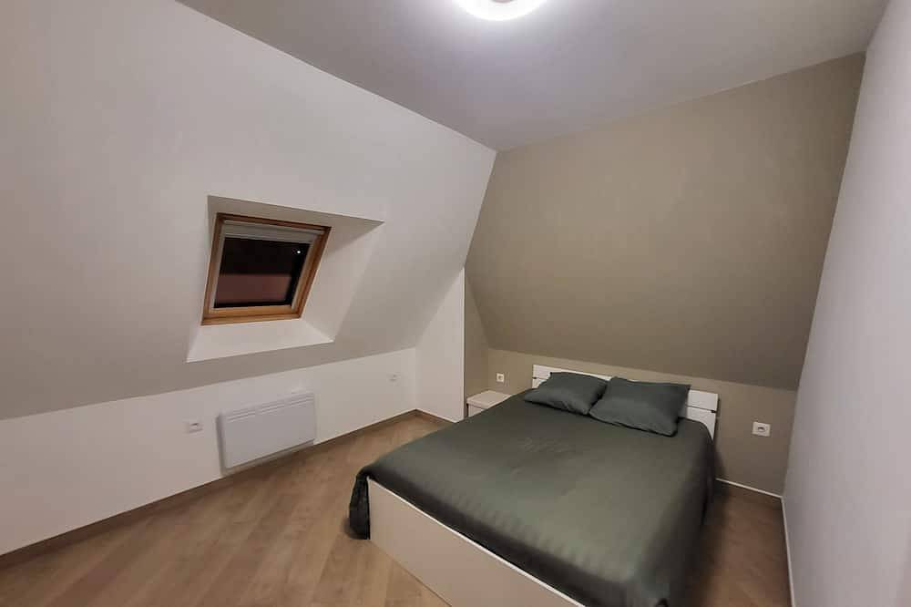 Appartement entier, Appartement   pour 4 personnes à 5mn à pied de la gare et du centre-ville ! in Carentan les Marais, Région de Saint-Lô