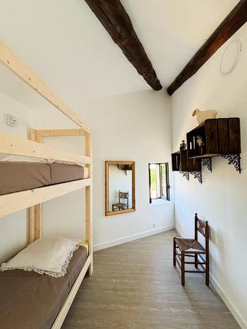 Auberge pour 2 personnes, avec terrasse et vue, animaux acceptés à Robion