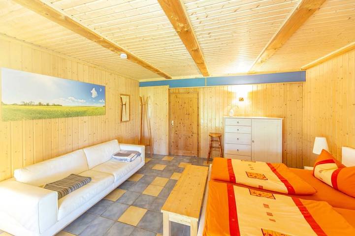 Ferienwohnung Eg - Ferienwohnungen im Reetdachhaus in Suhrendorf, Ummanz