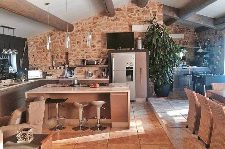 Maison de campagne pour 10 personnes, avec jardin à Pélissanne - 4