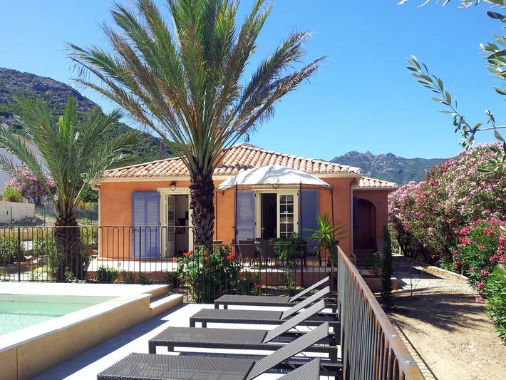 Ferienhaus für 8 Personen, mit Terrasse und Garten